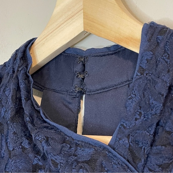 JS Collections Women's Scarlett Wrap Tea Length Dress Size 6 Navy Lace NWOT - Picture 4 of 9